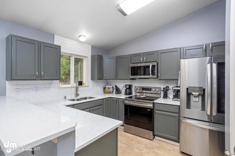 20145 Highland Ridge Dr, Eagle River, AK 99577