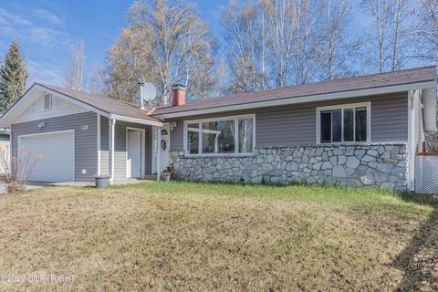 4712 Stanford Dr, Fairbanks, AK 99709