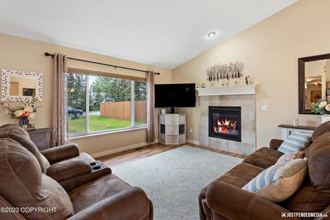16630 Carla St, Eagle River, AK 99577 photo 6