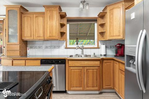 5801 E 9th Ct, Anchorage, AK 99504 photo 10