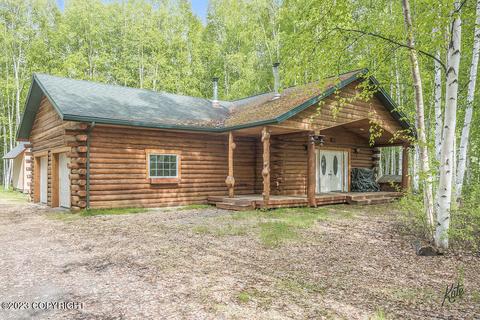 2775 Horseshoe Way, North Pole, AK 99705