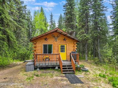867 Tarsier Dr, Fairbanks, AK 99712