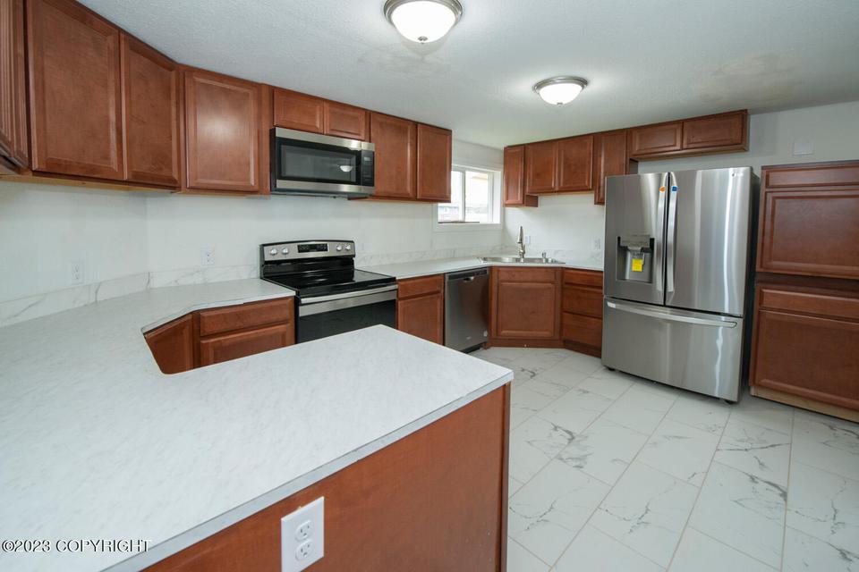  1404 E 11th Ave, Anchorage, AK 99501 photo 4