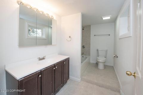 1404 E 11th Ave, Anchorage, AK 99501 photo 15