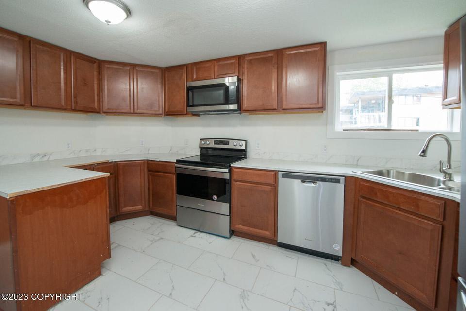  1404 E 11th Ave, Anchorage, AK 99501 photo 6