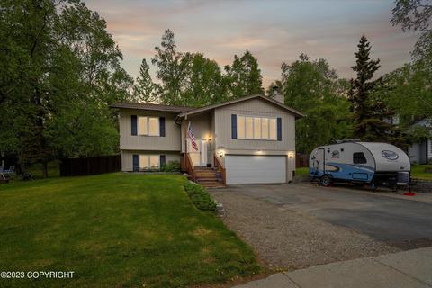 17351 Laoana Ct, Eagle River, AK 99577