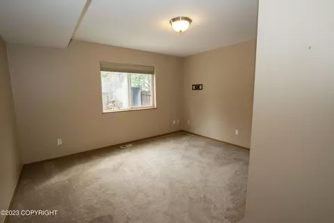 12039 Copper Mountain Dr, Eagle River, AK 99577 photo 9