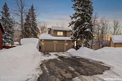 19638 Delphin Cir, Eagle River, AK 99577
