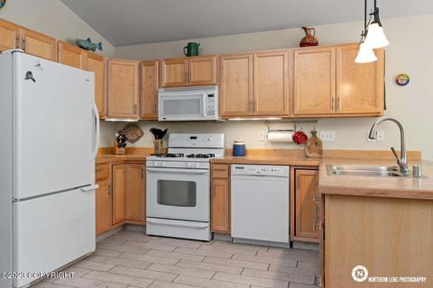 5840 Sapphire Loop, Anchorage, AK 99504 photo 11