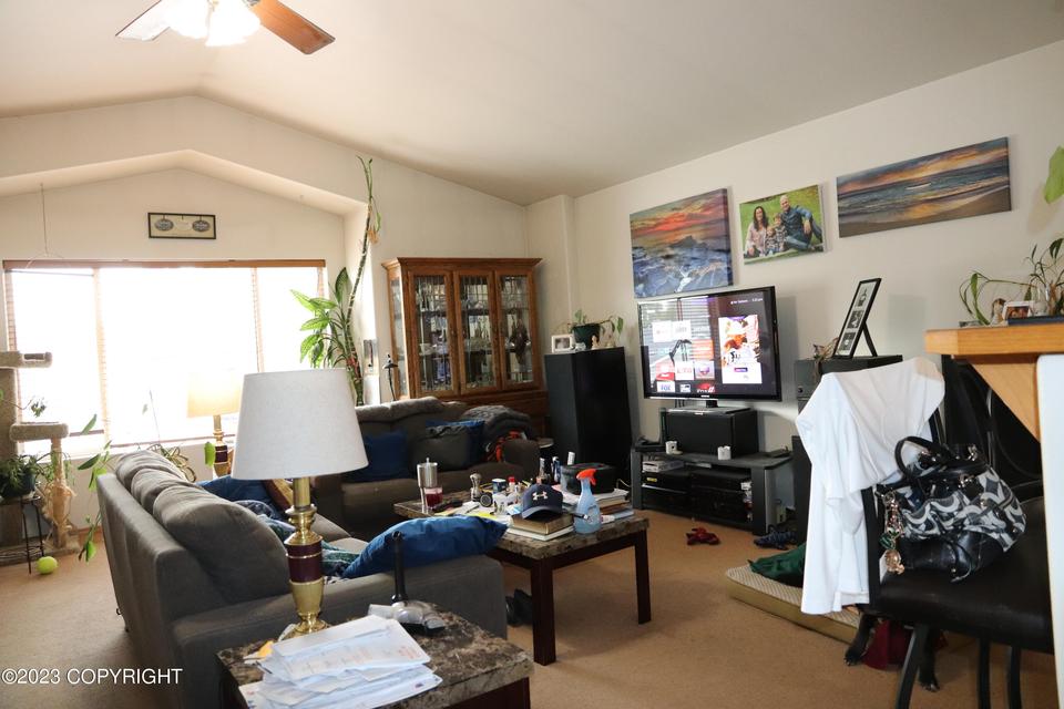  8511 Golden St, Anchorage, AK 99502 photo 3