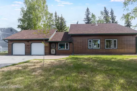 905 Joyce Dr, Fairbanks, AK 99701