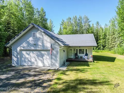1445 Itta Dr, North Pole, AK 99705