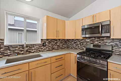 8591 Brookridge Dr, Anchorage, AK 99504
