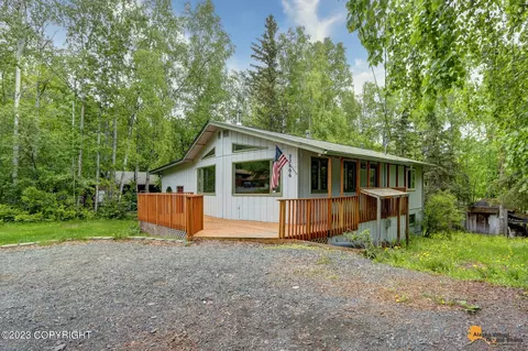 22606 Northwoods Dr, Chugiak, AK 99567