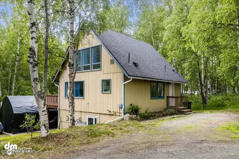 1450 W Vaunda Ave, Wasilla, AK 99654