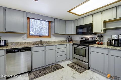 9927 Annette Cir, Eagle River, AK 99577 photo 15