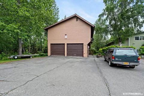 4101 Grape Pl, Anchorage, AK 99508 photo 2