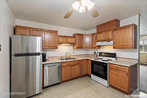 4101 Grape Pl, Anchorage, AK 99508 photo 9
