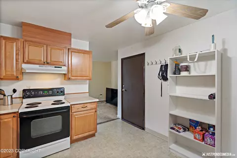 4101 Grape Pl, Anchorage, AK 99508 photo 7