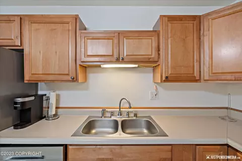 4101 Grape Pl, Anchorage, AK 99508 photo 11