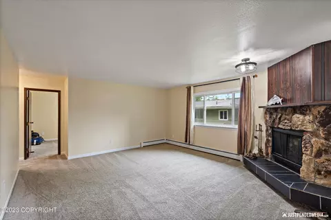 4101 Grape Pl, Anchorage, AK 99508 photo 6
