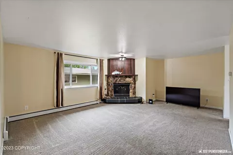 4101 Grape Pl, Anchorage, AK 99508 photo 5
