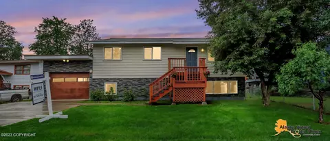 7510 Papa Cir, Anchorage, AK 99518