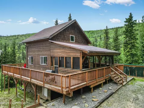 1690 Taroka Dr, Fairbanks, AK 99709