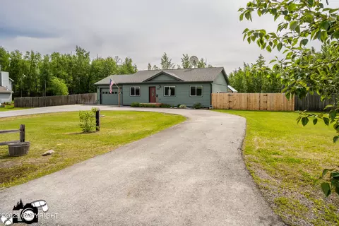 4728 W Gloryview Cir, Wasilla, AK 99623
