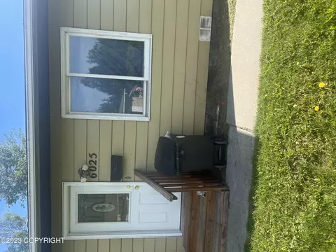 6025 More Ln, Anchorage, AK 99504