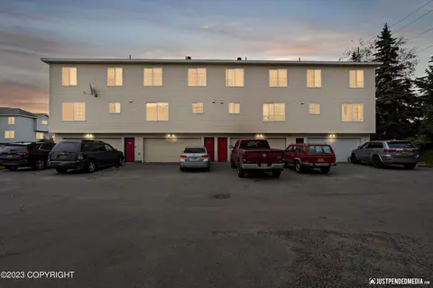 6831 Gold Kings Cir # B, Anchorage, AK 99504