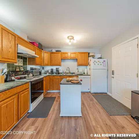647 E 74th Ave, Anchorage, AK 99518 photo 9