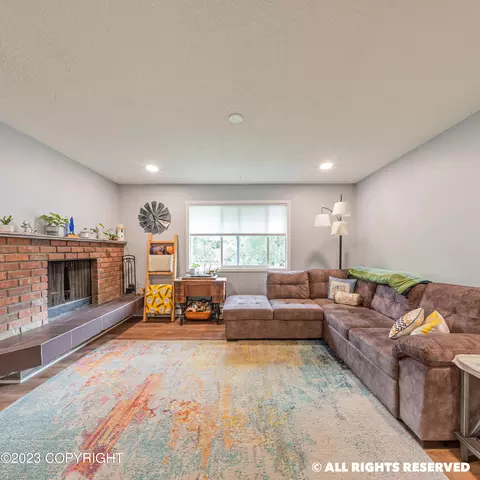 647 E 74th Ave, Anchorage, AK 99518 photo 4