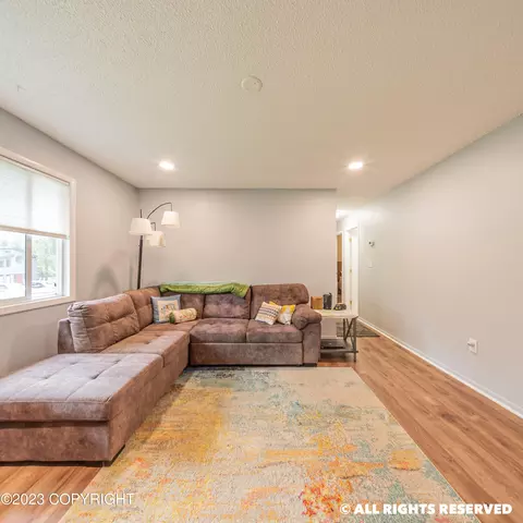 647 E 74th Ave, Anchorage, AK 99518 photo 5