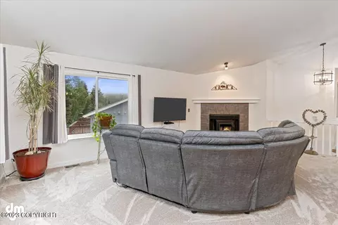 19045 Danny Dr, Eagle River, AK 99577 photo 5