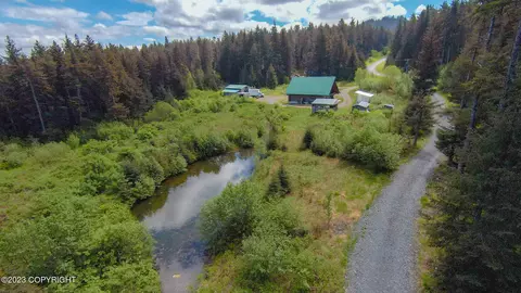 1916 Barnhardt Ln, Seldovia, AK 99663