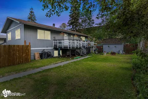 2844 W 42nd Ave, Anchorage, AK 99517
