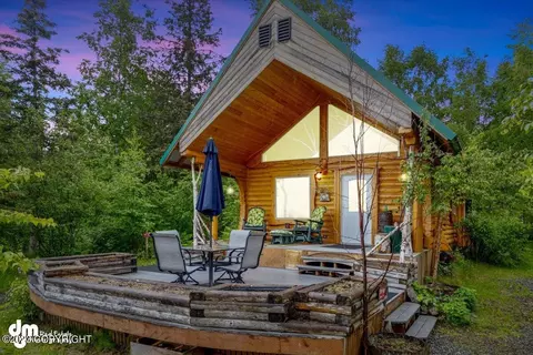 40143 S Malaspina Loop, Talkeetna, AK 99676
