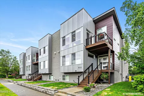812 W 10th Ave, Anchorage, AK 99501