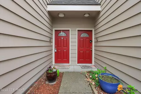 6261 E 41st Ct, Anchorage, AK 99504 photo 2