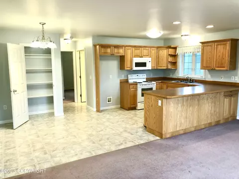 1780 E Neil Cir # 4, Wasilla, AK 99654