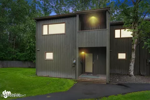2091 Cliffside Dr, Anchorage, AK 99501