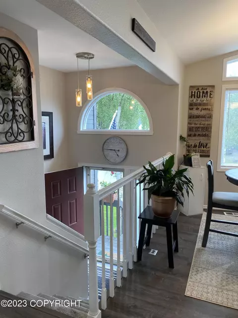 8829 Brookridge Dr, Anchorage, AK 99504