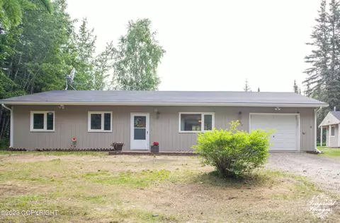 2922 Seavy Dr, North Pole, AK 99705