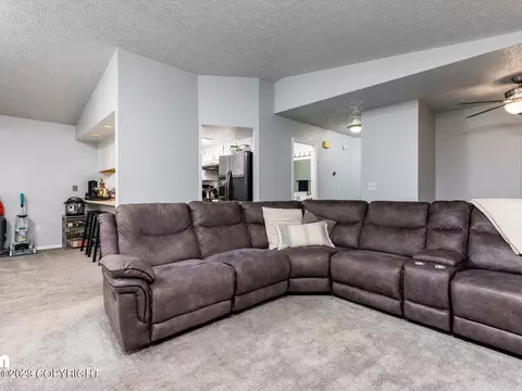 8531 Ridgeway Ave, Anchorage, AK 99504 photo 7