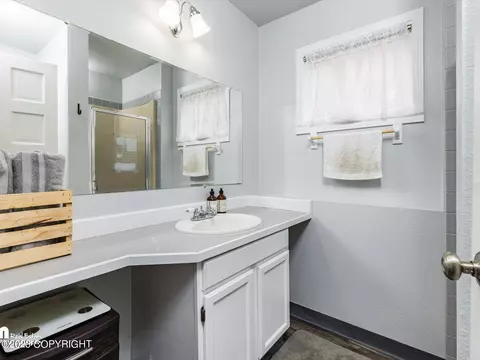 8531 Ridgeway Ave, Anchorage, AK 99504 photo 23