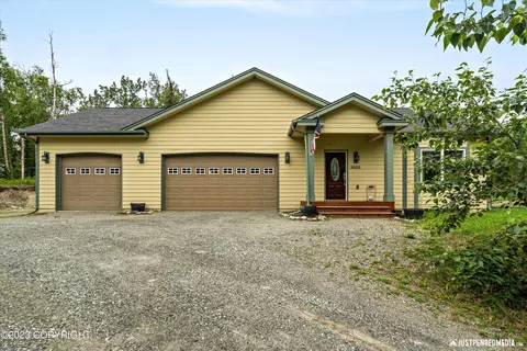 3050 N Hawk Owl Cir, Wasilla, AK 99654