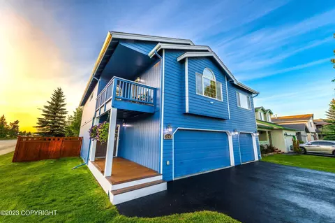 2243 Stockdale Cir, Anchorage, AK 99515