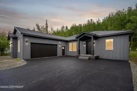 8830 E Windy Woods Dr, Palmer, AK 99645