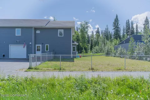 526 E 5th Ave, North Pole, AK 99705